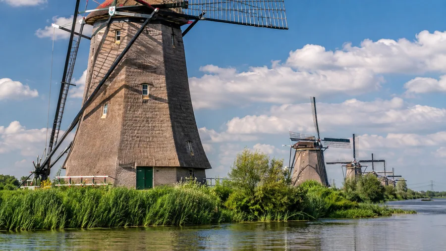 How to Get to Kinderdijk Windmills from Amsterdam & Rotterdam