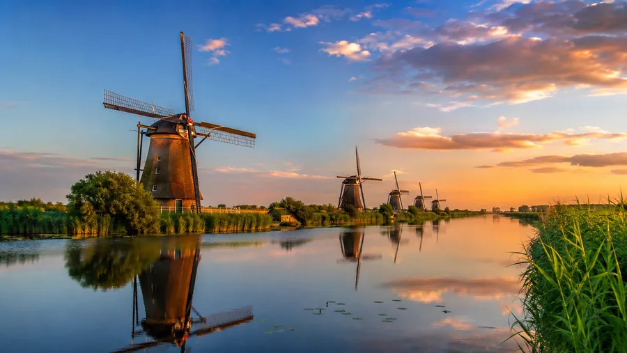 How to Get to Kinderdijk Windmills from Amsterdam & Rotterdam